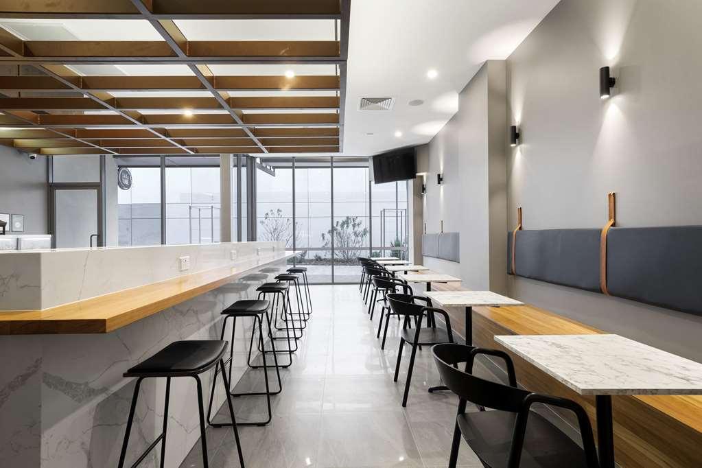 Oaks Toowoomba Hotel Restaurant photo